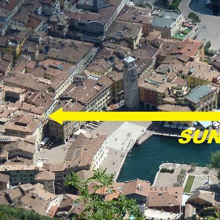 Appartamento Sunrise - Centro Storico N1 リーヴァ・デル・ガルダ エクステリア 写真